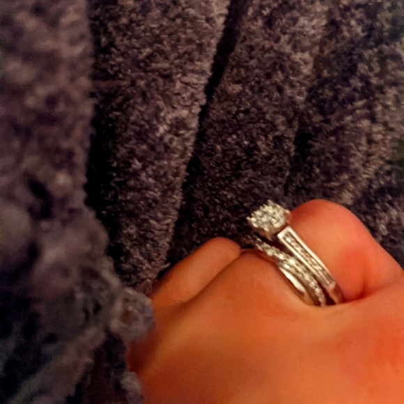 Ring - Picture 4 of 5